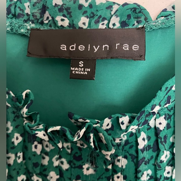 Adelyn Rae Green Short Sleeve Floral Dress Size Small - Picture 2 of 3